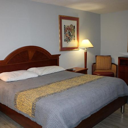 Apm Inn & Suites 马丁斯堡 外观 照片